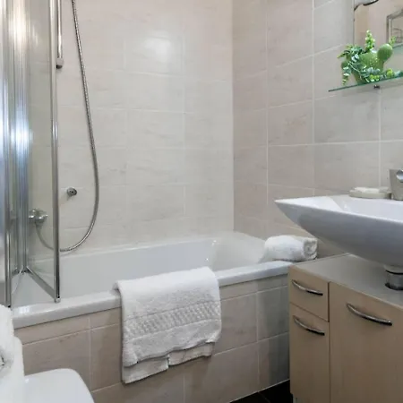 Apartamento Altido For 4 With Terrace In A Quiet Residential Area