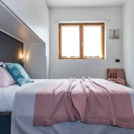 Altido For 4 With Terrace In A Quiet Residential Area * ميلان