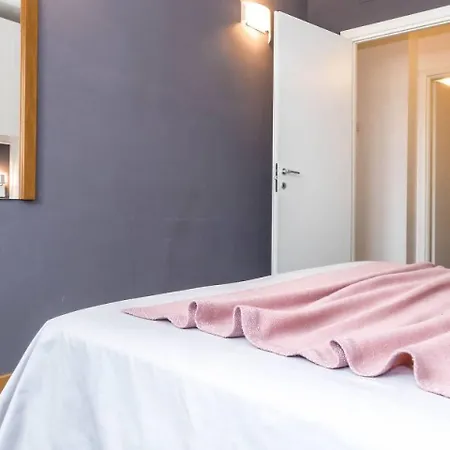 Altido For 4 With Terrace In A Quiet Residential Area * ميلان